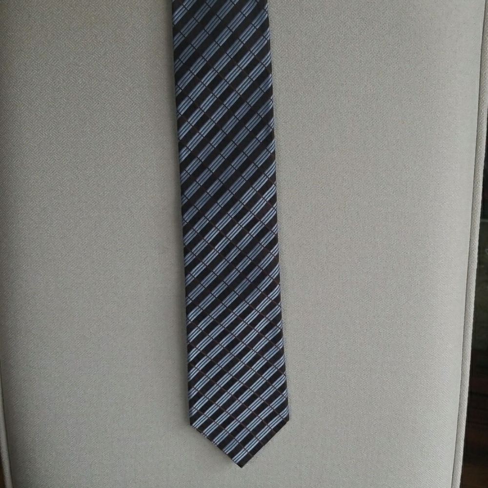Ike Behar New York 100% Silk Necktie Made in USA